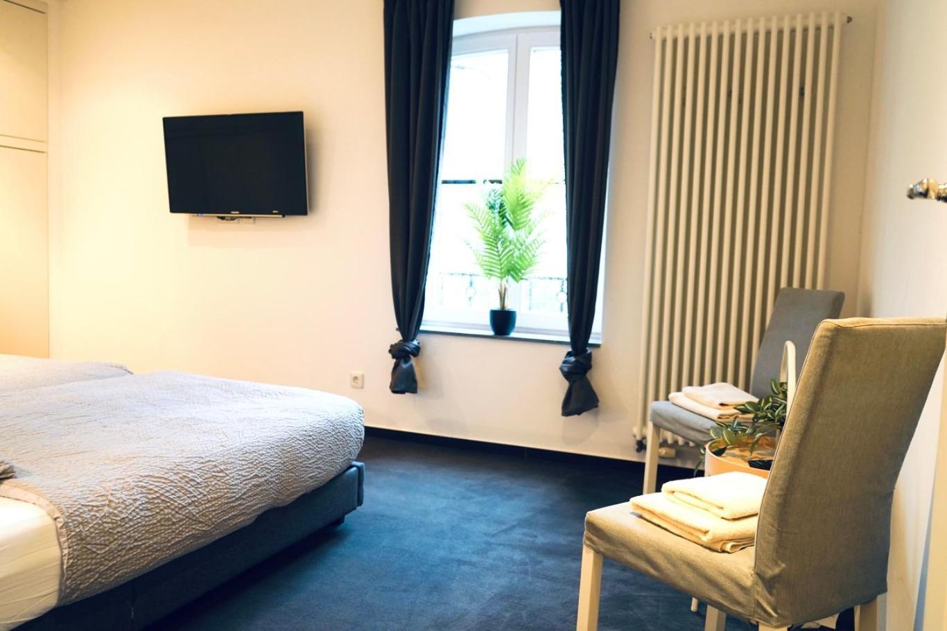 Haus Im Gruenen Fuer 6 Personen-3 Schlafzimmer- 3 Baedern -Waschmaschine-Grosse Terrasse- Vollausgestattete Kueche Wolfsburg Dış mekan fotoğraf