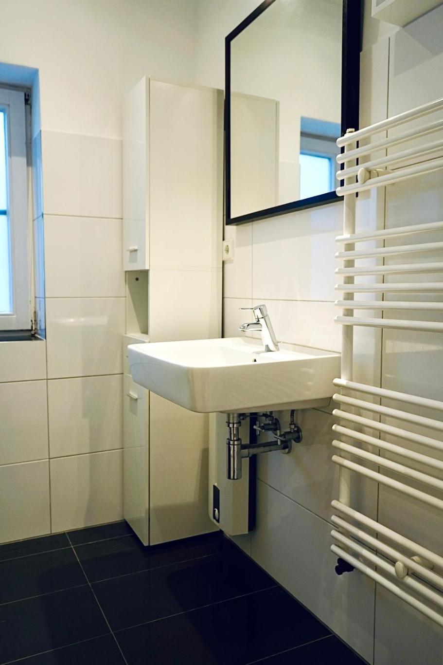 Haus Im Gruenen Fuer 6 Personen-3 Schlafzimmer- 3 Baedern -Waschmaschine-Grosse Terrasse- Vollausgestattete Kueche Wolfsburg Dış mekan fotoğraf