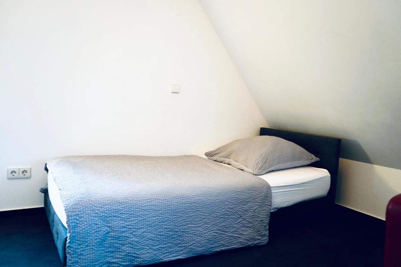 Haus Im Gruenen Fuer 6 Personen-3 Schlafzimmer- 3 Baedern -Waschmaschine-Grosse Terrasse- Vollausgestattete Kueche Wolfsburg Dış mekan fotoğraf